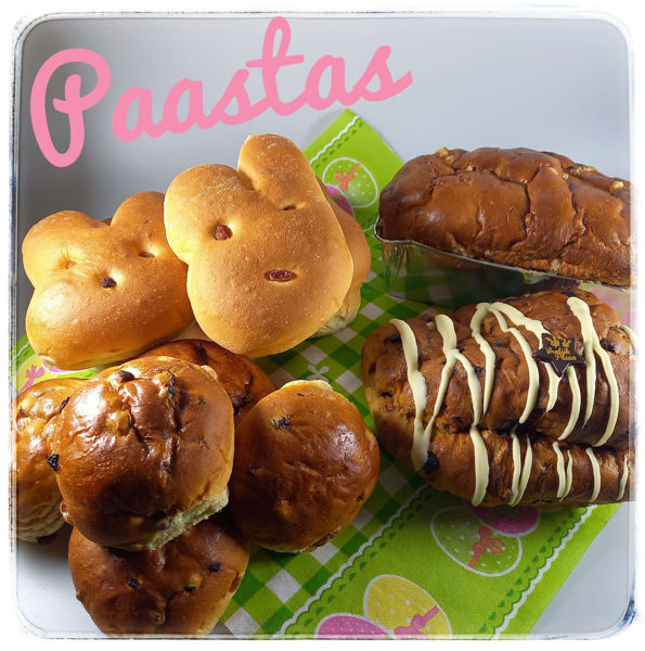 Afbeelding van Paastas; 1/2 paasbrood, 1 suikerbr, 5 paashaas brioches, 5 krentenbollen