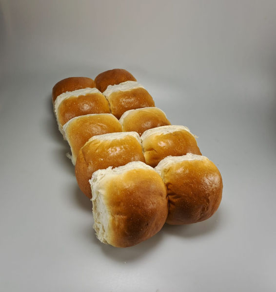 Afbeelding van 10 zachte witte ronde broodjes vrijdag en  zaterdag